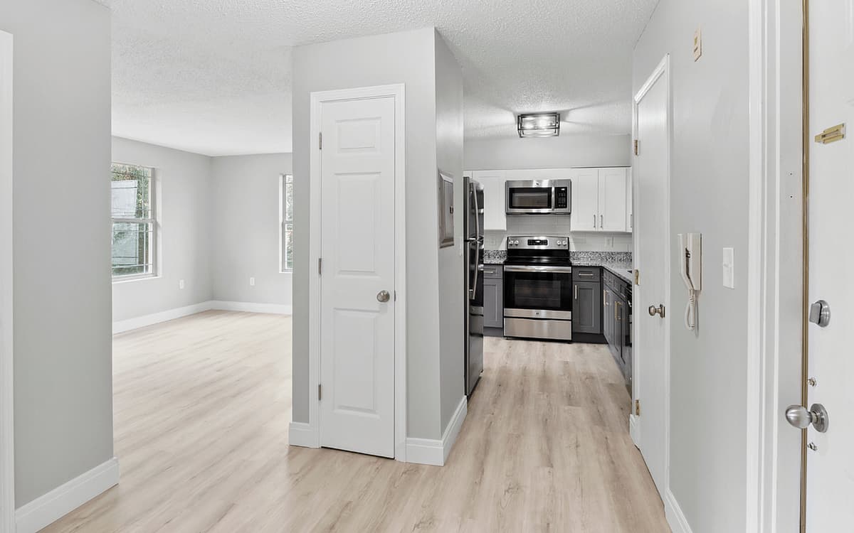 Cincinnati apartments for rent - Property image - Oasis of O'Bryonville - 1