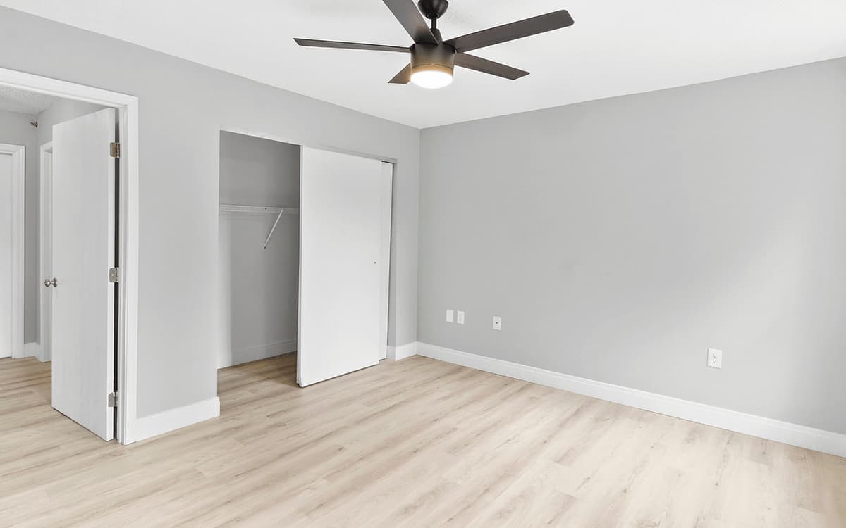 Cincinnati apartments for rent - Property image - Oasis of O'Bryonville - 2