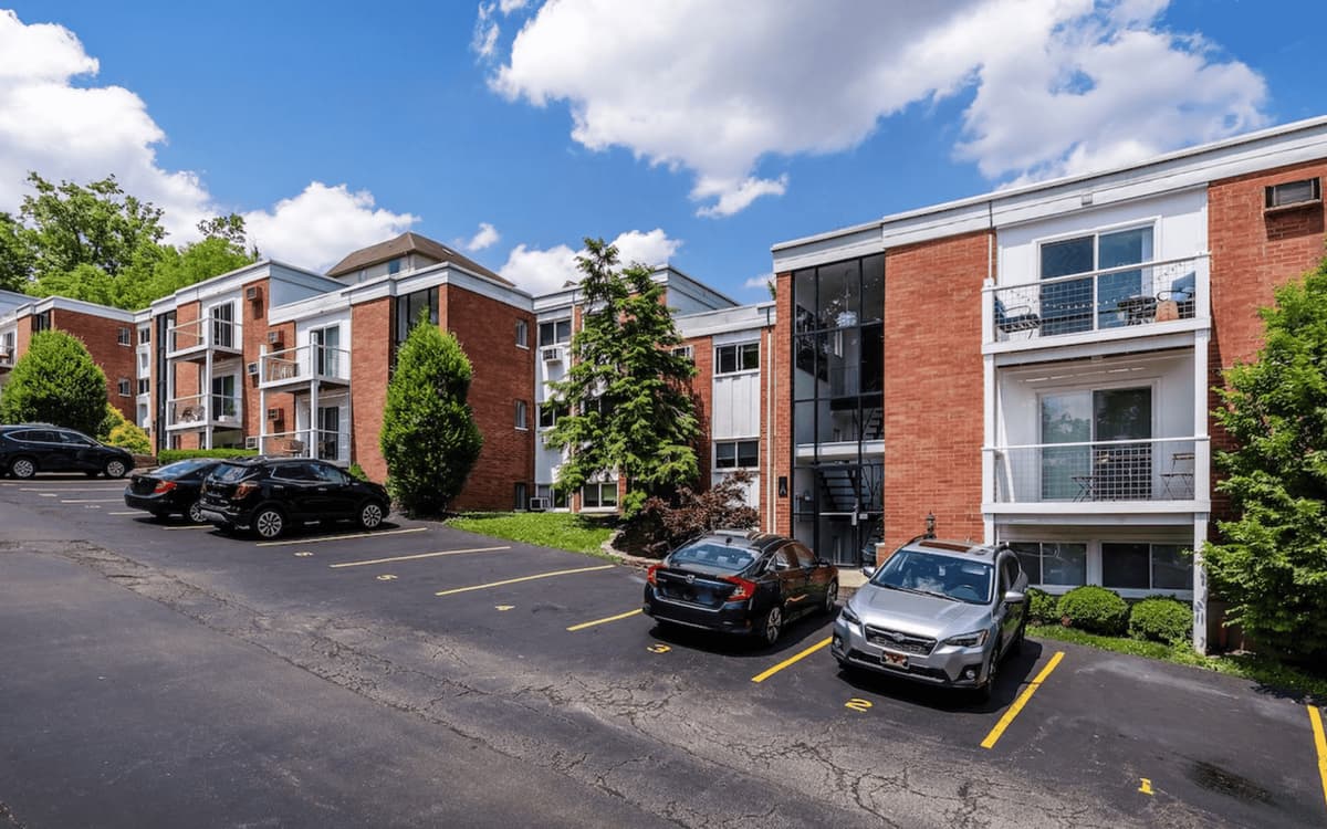 Cincinnati apartments for rent - Property image - Somerset Apartments - 2