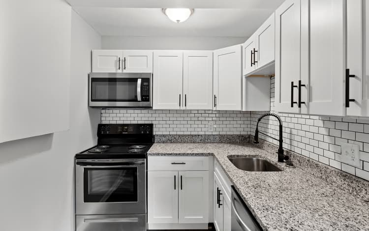Cincinnati apartments for rent - image - Somerset-2Lower-Reno-1