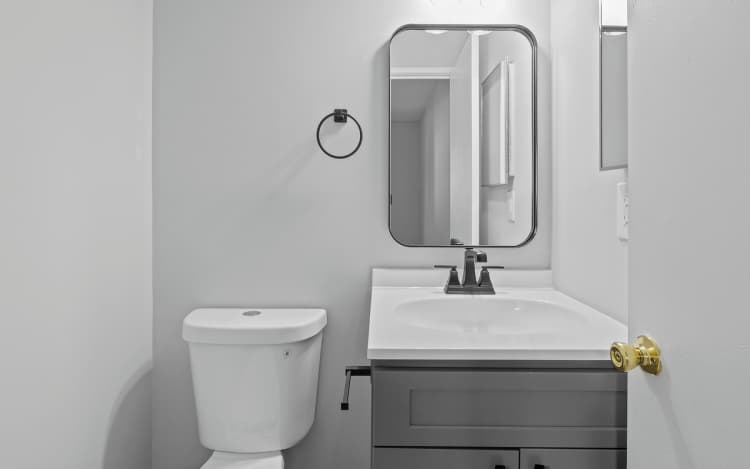 Cincinnati apartments for rent - image - Renovated Bathroom