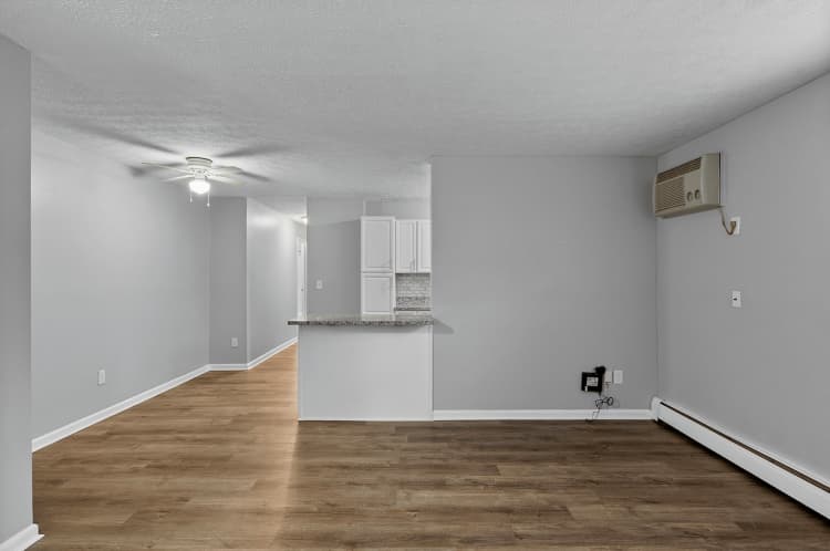 Cincinnati apartments for rent - image - Living Room