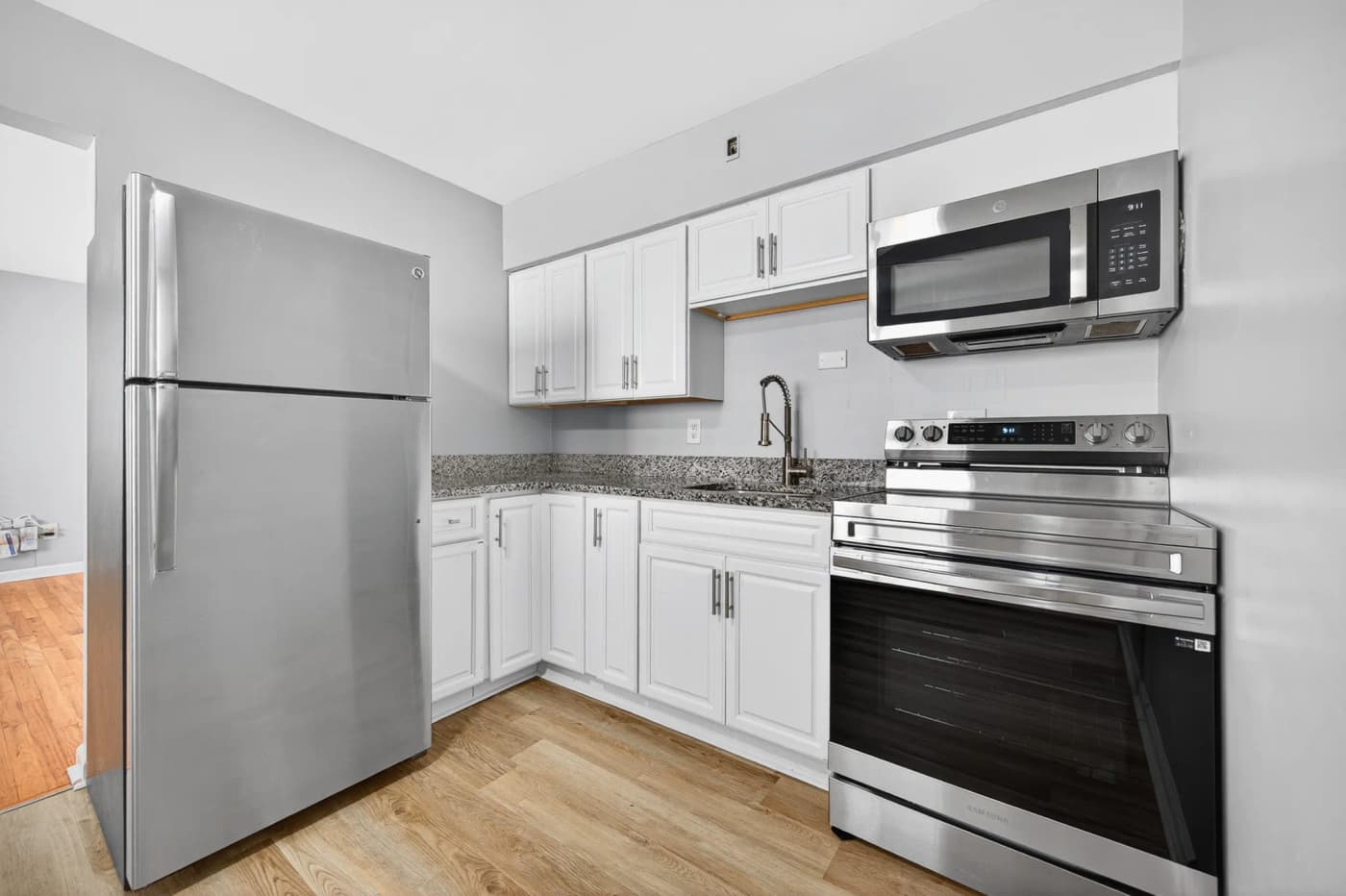 Cincinnati apartments for rent - Property image - Oakley Square - 3