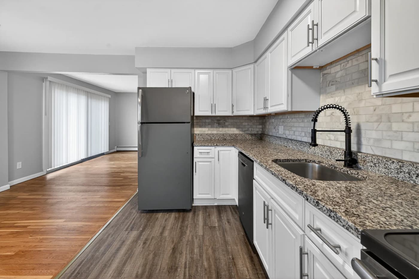 Cincinnati apartments for rent - Property image - Ault Park View Condominiums - 3