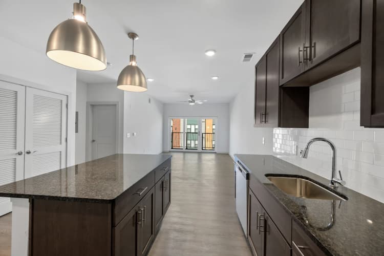 Cincinnati apartments for rent - image - madamore304_02(1).webp