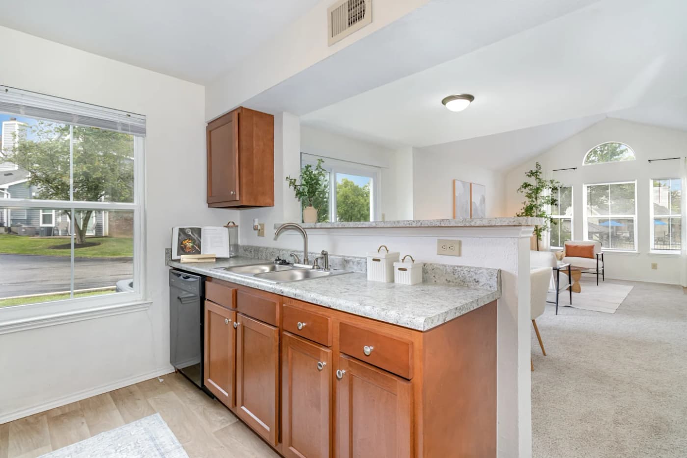 Cincinnati apartments for rent - image - 010_6700_hopeful_rd_17-edit_417(1).webp