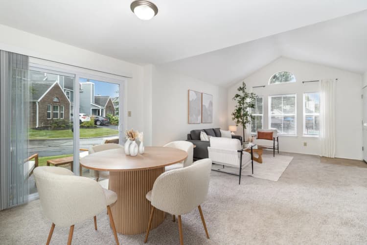 Cincinnati apartments for rent - image - Inviting Dining Area