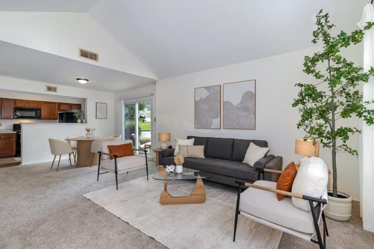 Cincinnati apartments for rent - image - Comfortable Living Area