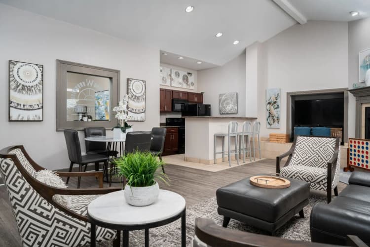 Cincinnati apartments for rent - image - Inviting Clubhouse Interior