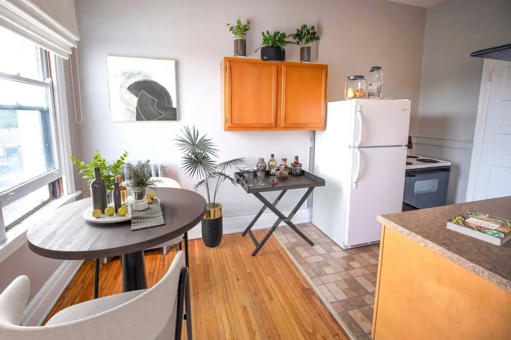 Cincinnati apartments for rent - image - AlaiseKitchen_resized_j3mknm.webp