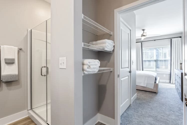 Cincinnati apartments for rent - image - DSC00328_bzqr9l.webp