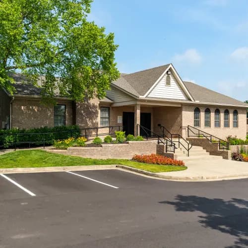 Cincinnati apartments for rent - Property image - Burlington Oaks - 2