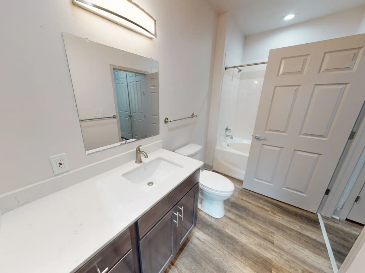 Cincinnati apartments for rent - image - Highland-Bathroom_qaf6cr.webp