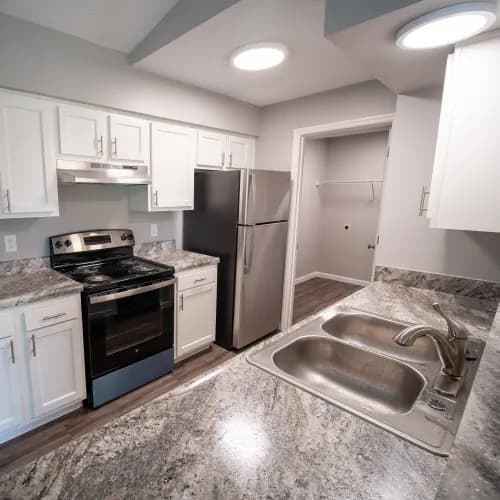 Cincinnati apartments for rent - image - russell_13_u2sqft.webp