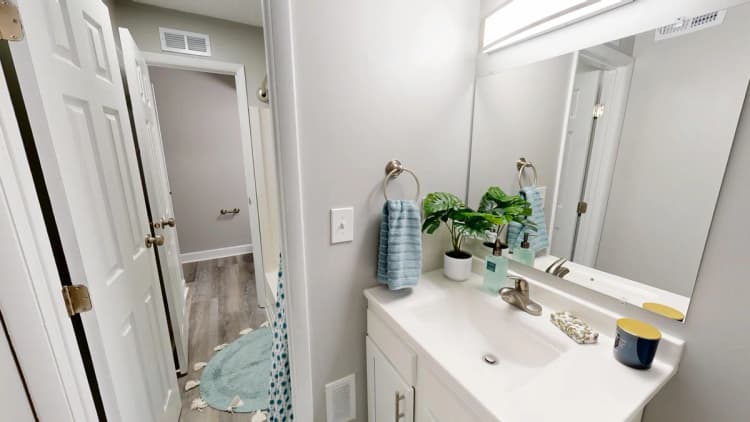 Cincinnati apartments for rent - image - Laurel-Deluxe-05212026_122802.jpg
