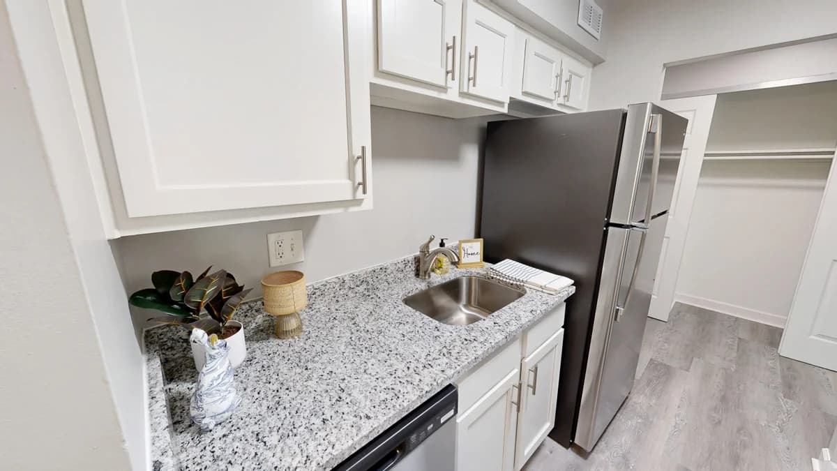 Cincinnati apartments for rent - image - Laurel-Deluxe-05212026_122609.jpg
