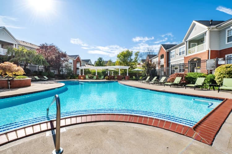 Cincinnati apartments for rent - image - Poolside View