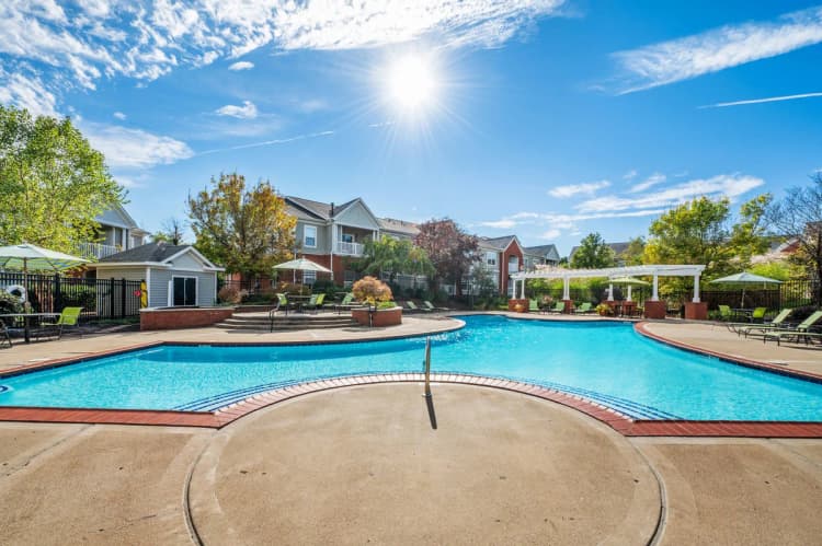 Cincinnati apartments for rent - image - Expansive Pool Area