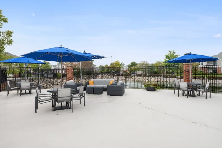 Cincinnati apartments for rent - image - Outdoor Seating Area