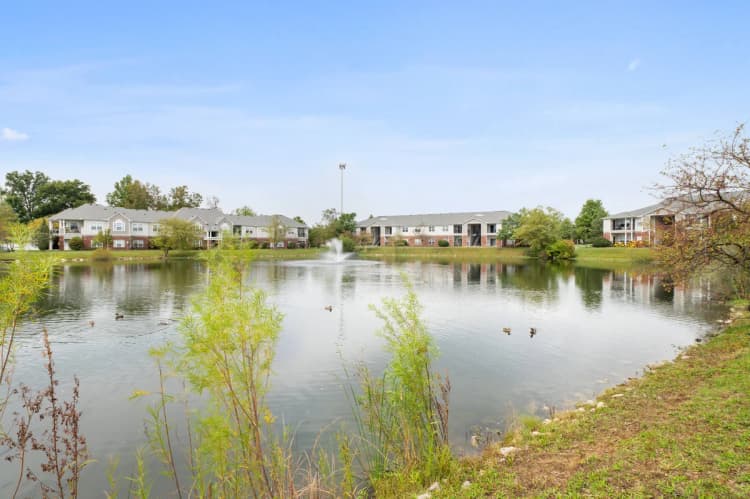 Cincinnati apartments for rent - image - Scenic Pond Outlook