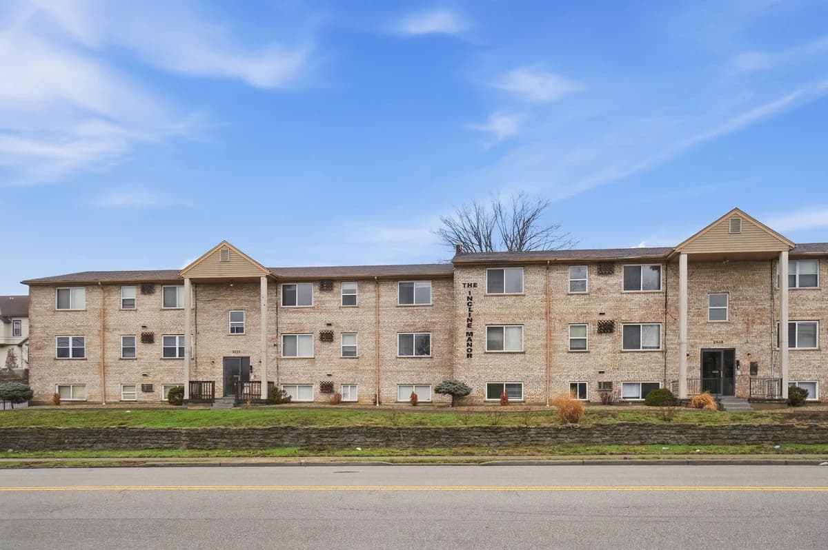 Cincinnati apartments for rent - Property image - 2160 Sevenhills Dr - 3