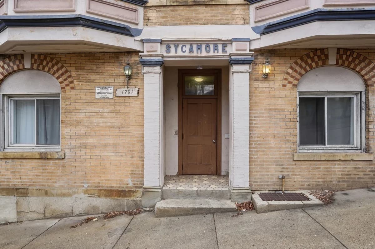 Cincinnati apartments for rent - Property image - 1701 Sycamore Street - 2
