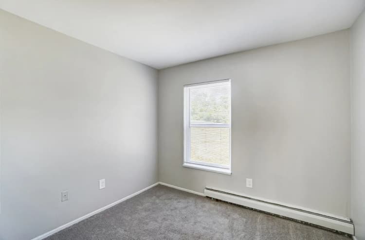 Cincinnati apartments for rent - image - Chelsea Garden Apartments - Bedroom 4.webp