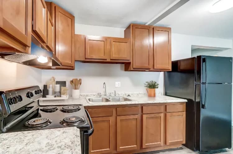 Cincinnati apartments for rent - image - Chelsea Garden Apartments - Kitchen.webp