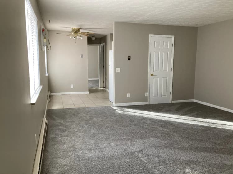 Cincinnati apartments for rent - image - Southgate Mueller bedroom.webp