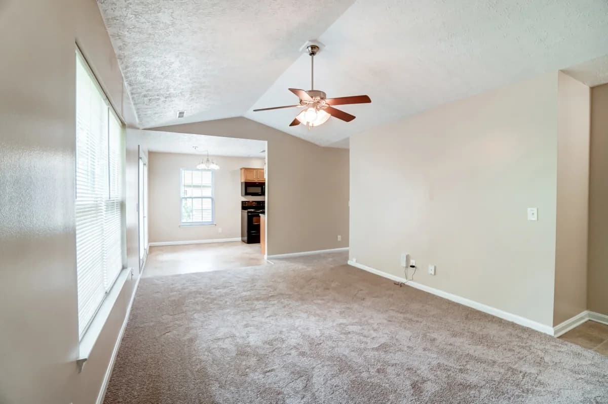 Cincinnati apartments for rent - image - Silverwoods Landing 1.webp