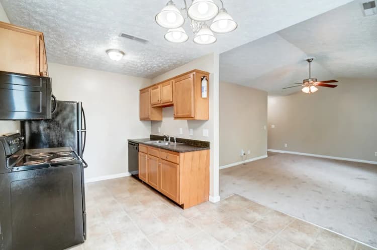 Cincinnati apartments for rent - image - Silverwoods Landing kitchen 2.webp