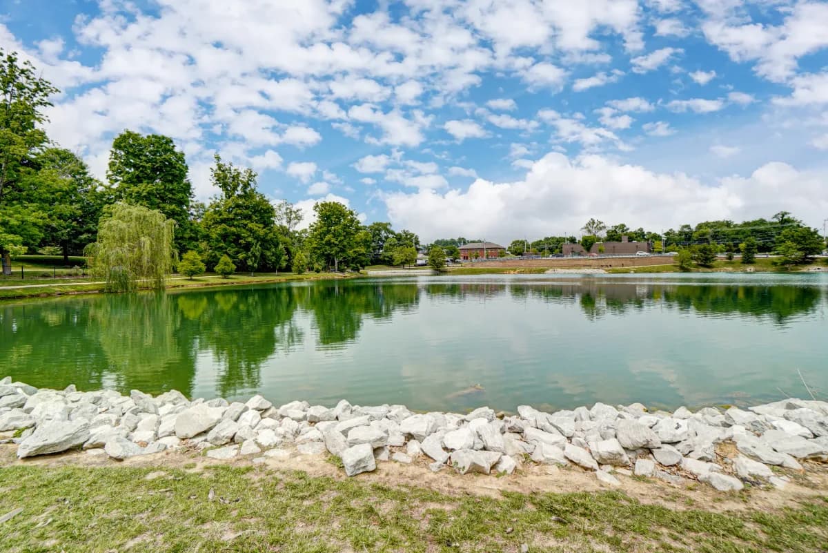 Cincinnati apartments for rent - image - Silverwoods Landing 8.webp