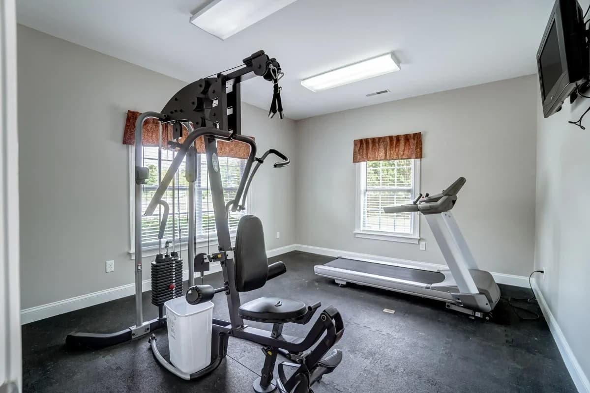 Cincinnati apartments for rent - image - Silverwoods Landing gymroom.webp