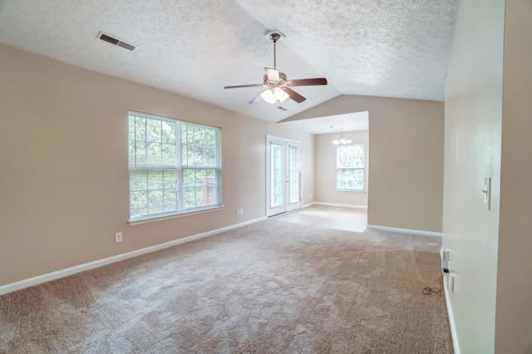 Cincinnati apartments for rent - image - Silverwoods Landing.webp