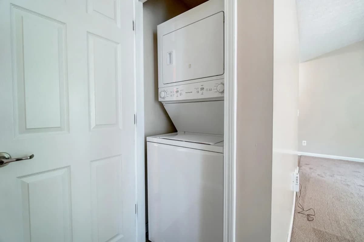 Cincinnati apartments for rent - image - Silverwoods Landing laundry.webp