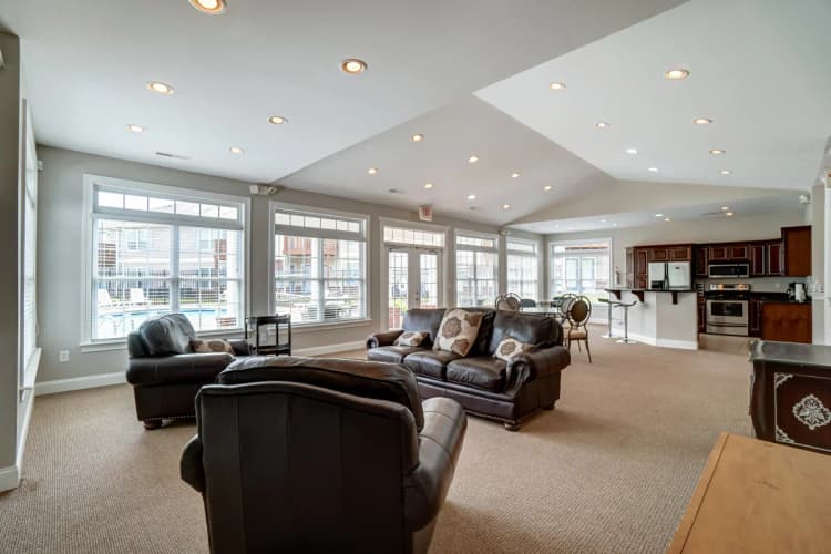 Cincinnati apartments for rent - image - Silverwoods Landing Living room.webp