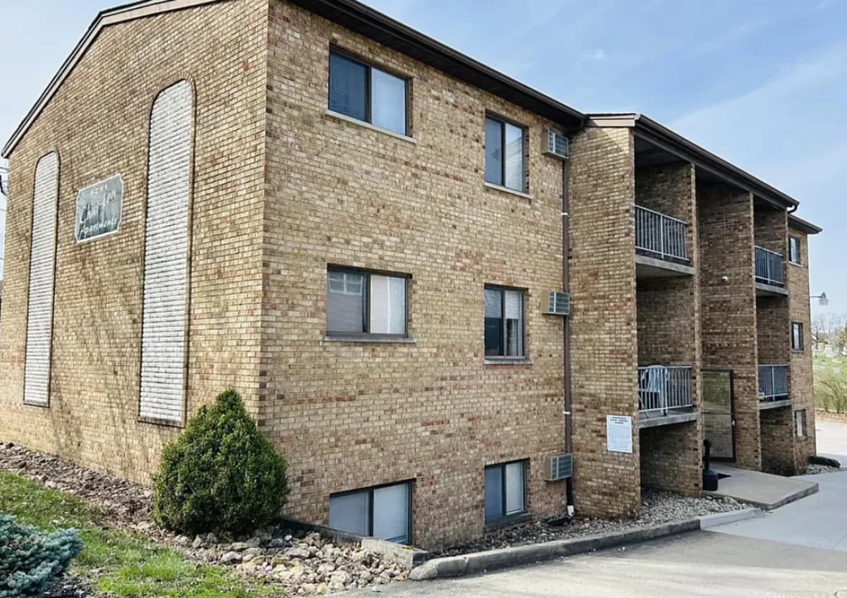 Cincinnati apartments for rent - Property image - Char-Lou Apartments - 2