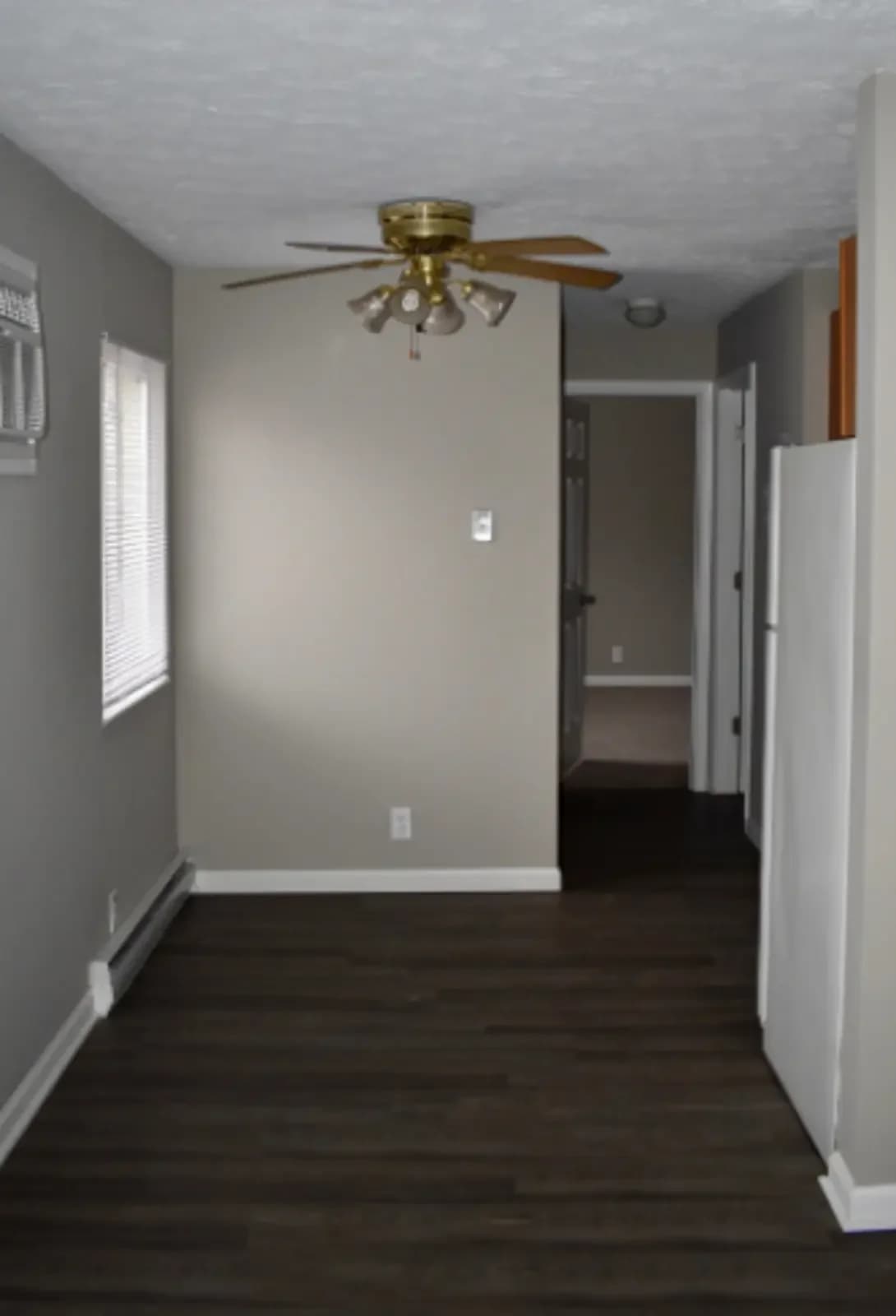 Cincinnati apartments for rent - image - Southgate Schaeffer room.webp