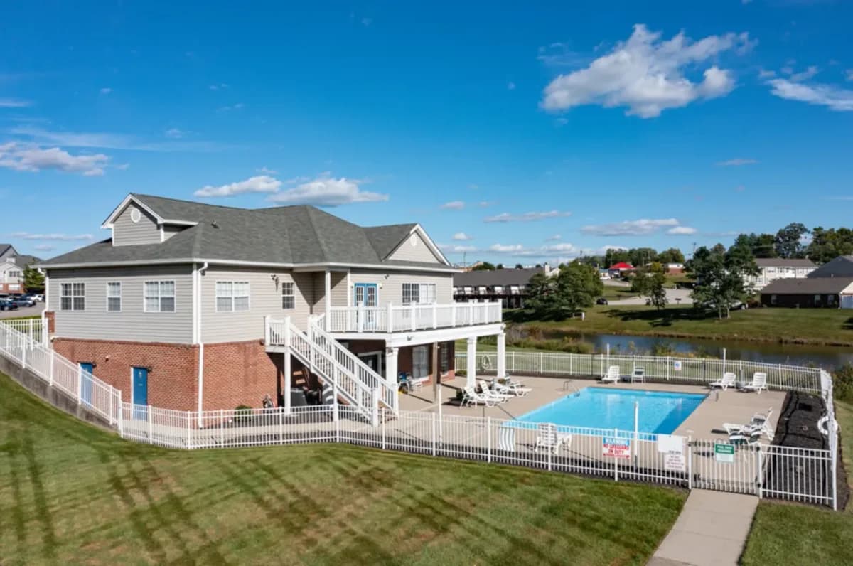 Cincinnati apartments for rent - Property image - Delaware Crossing Apartments - 3