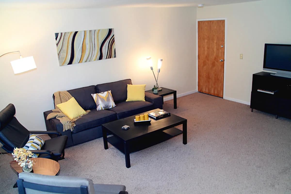 Cincinnati apartments for rent - Property image - 5623-5631 Beechmont - 3