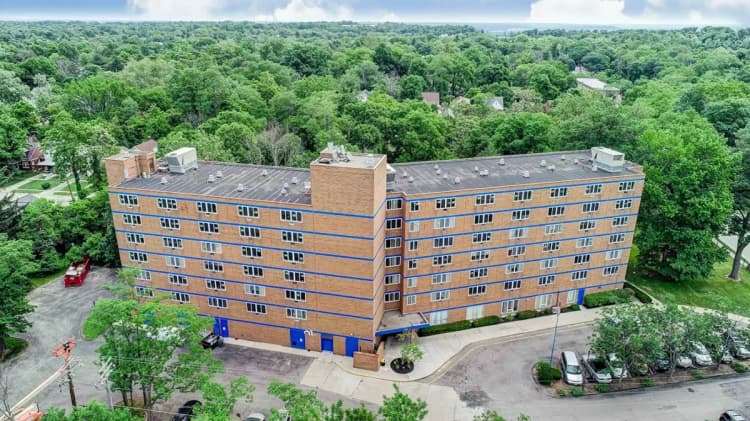 Cincinnati apartments for rent - image - The Bradford top view.webp
