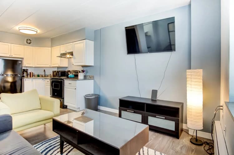 Cincinnati apartments for rent - image - The Bradford living room.webp