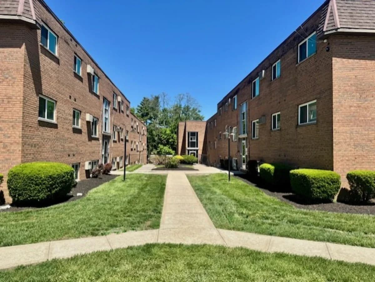 Cincinnati apartments for rent - Property image - Vernon Court - 2