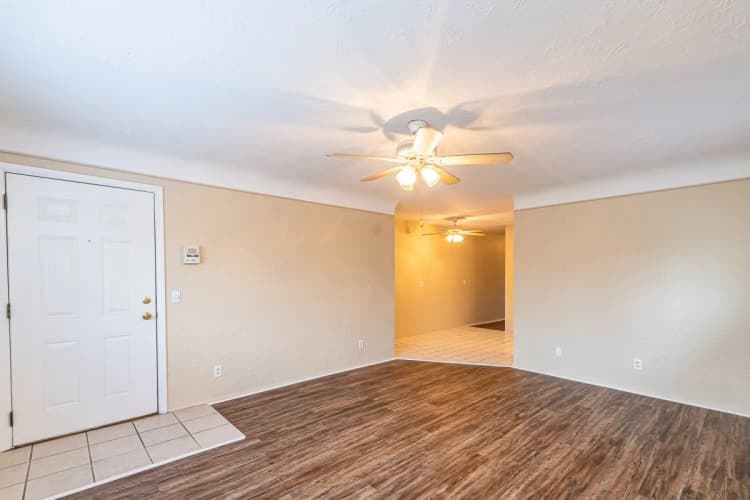 Cincinnati apartments for rent - image - Robroy 1.webp