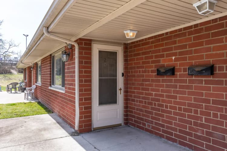 Cincinnati apartments for rent - image - Robroy Back..webp