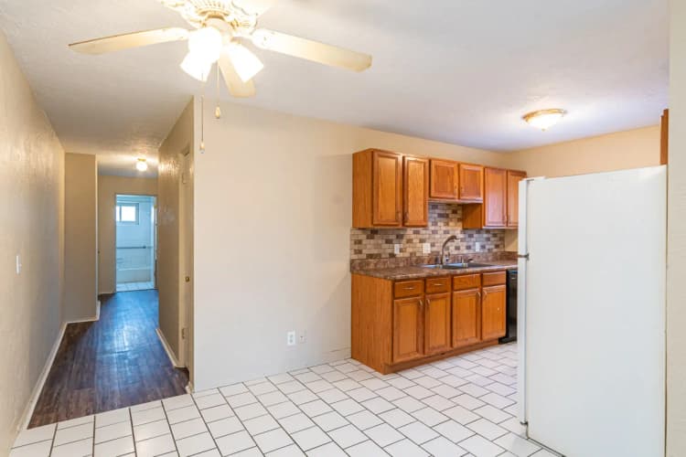 Cincinnati apartments for rent - image - Robroy Lobby.webp