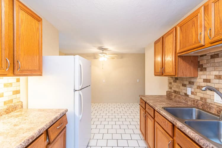 Cincinnati apartments for rent - image - Robroy Kitchen..webp