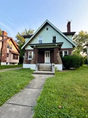 Cincinnati apartments for rent - Property image - 1750 Avonlea Ave - 1