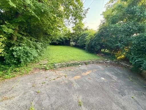 Cincinnati apartments for rent - Property image - 1750 Avonlea Ave - 2
