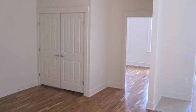 Cincinnati apartments for rent - image - Abigail Apartments - Living Room.jpg